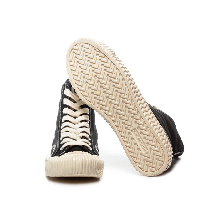 Bolt Low High Carbon Black